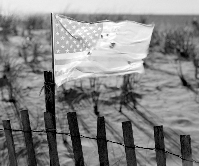 04 Beach Fence & Flag