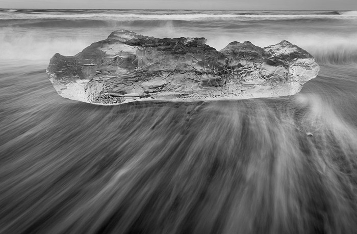 Bretharmerkursandur Iceburg Beach Iceland BW 2293