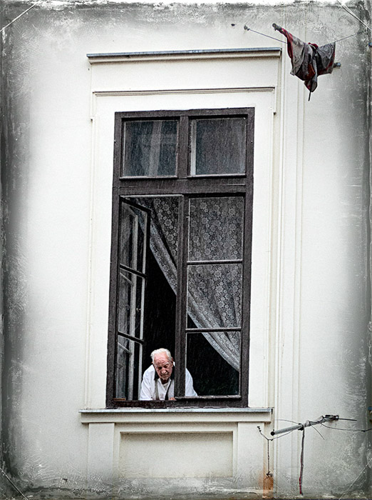Budapest Man In Window Color 0140